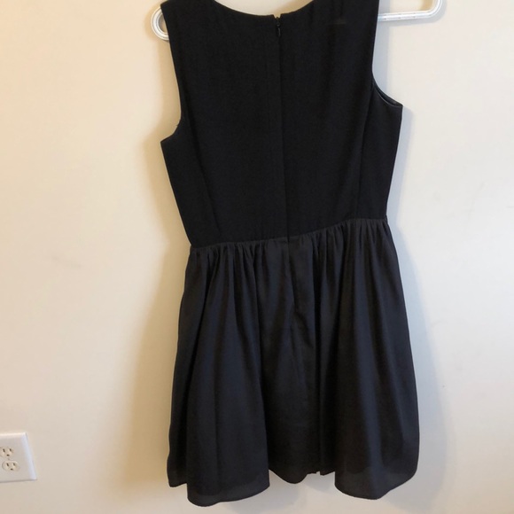 Cute classic black dress! - Picture 5 of 6